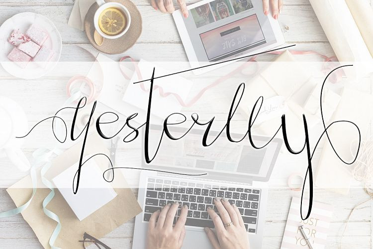 Gillithig Script Font
