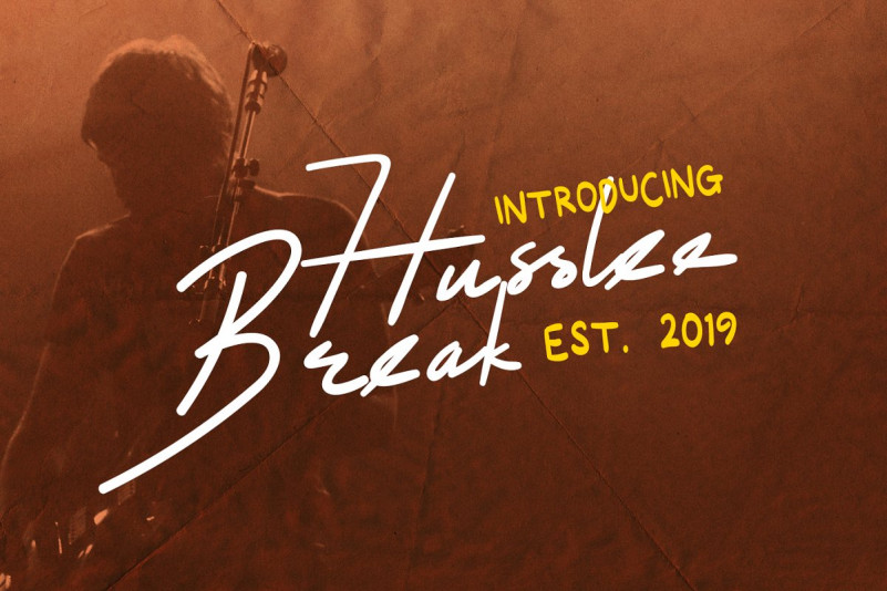 Husslee Break Script Font