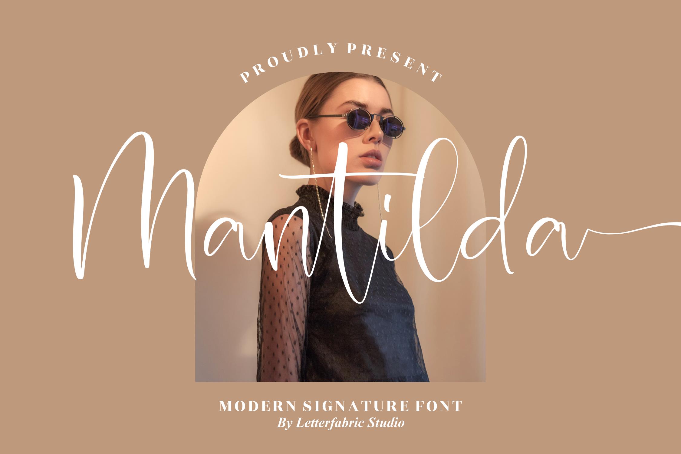 Mantilda Script Font